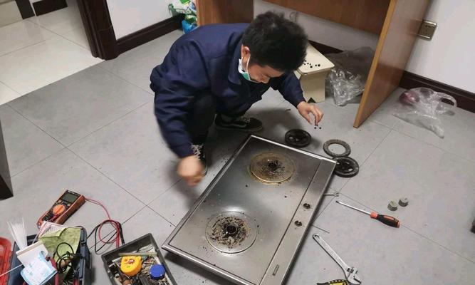 如何清洗整体厨房油烟机（简单高效的清洁方法让油烟机焕然一新）