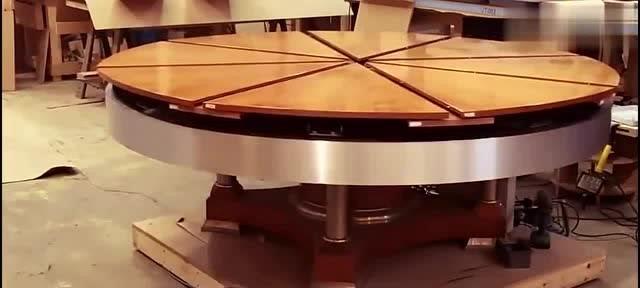 敲打桌子开电脑的声音是什么？这是什么原理？