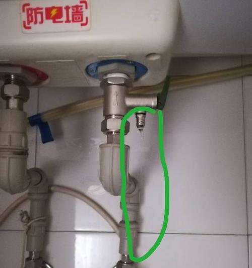 燃气热水器爆响漏水是哪里出了问题？